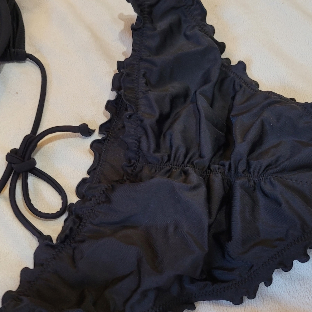 CUTE RARE VICTORIAS SECRET BLACK RUFFLE BIKINI SET - Picture 4 of 12